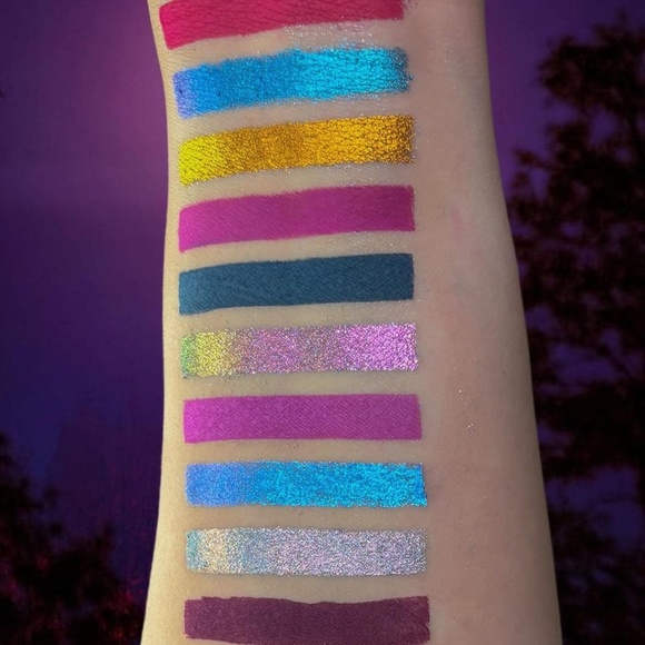 Ensley Reign "Strawberry Moon" eyeshadow palette - Picture 7 of 11